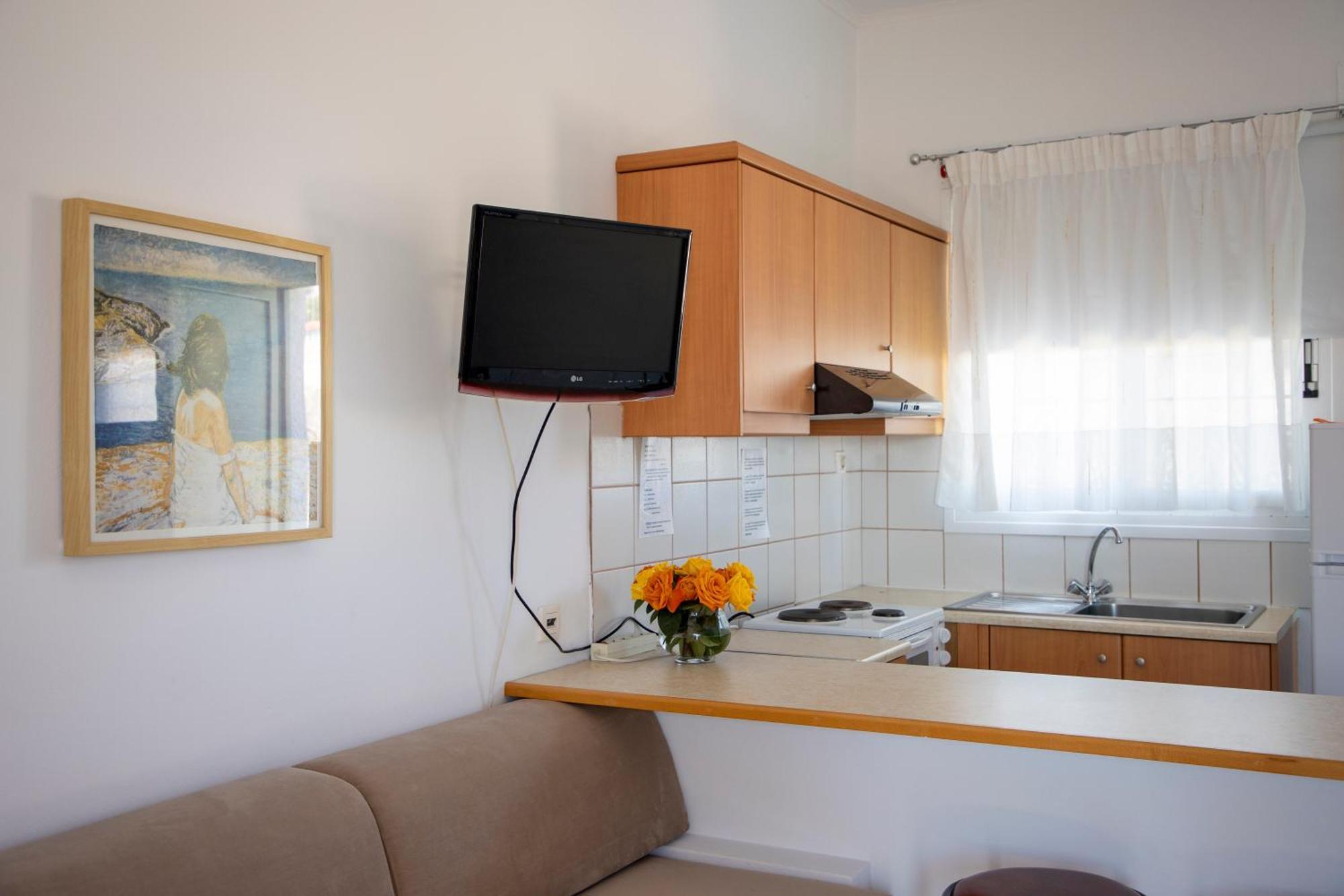 Stefanie Studios Aegina エクステリア 写真