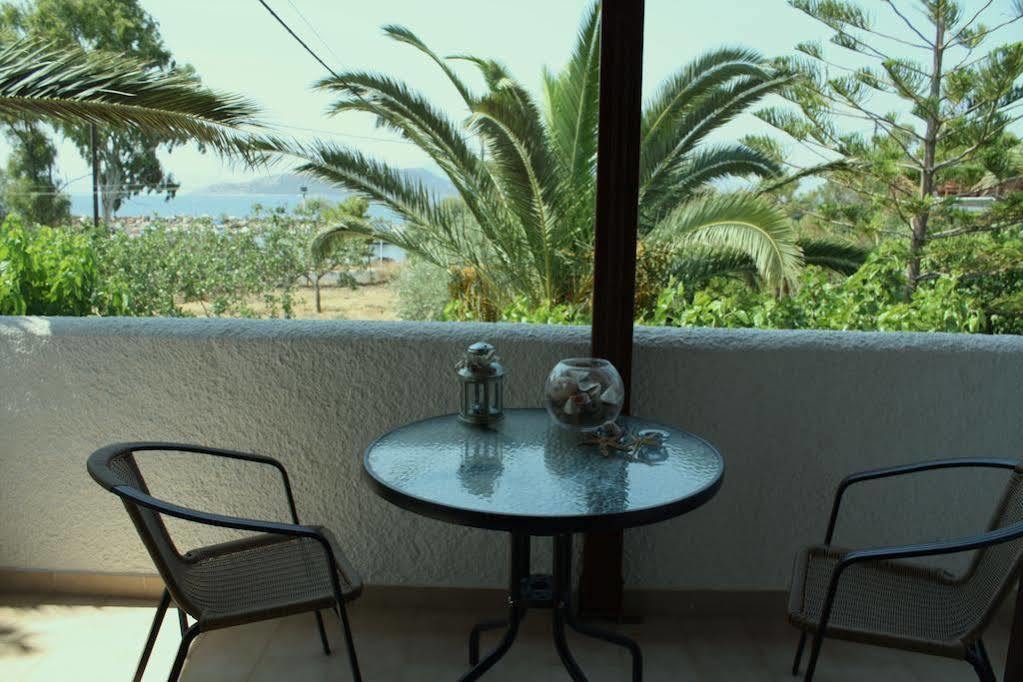 Stefanie Studios Aegina エクステリア 写真